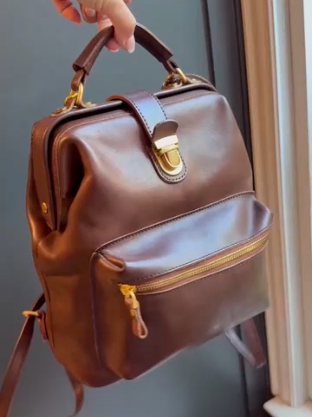 Old Trend Doctor Backpacks- Genuine Leather